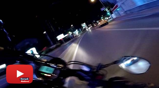 Motosikletlinin takla attığı feci kaza kamerada