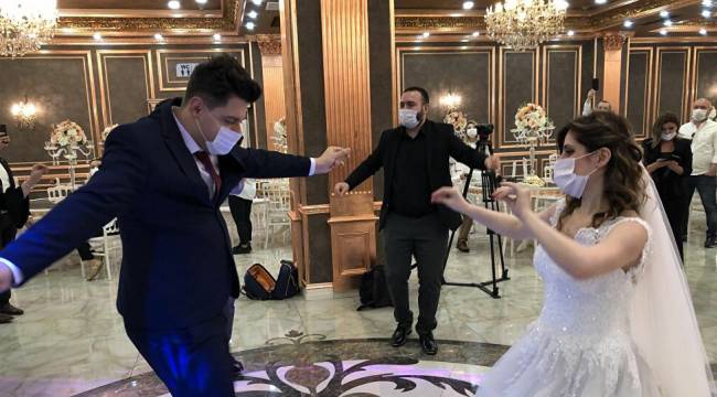 Nişan törenine geldiler virüsü kapıp gittiler