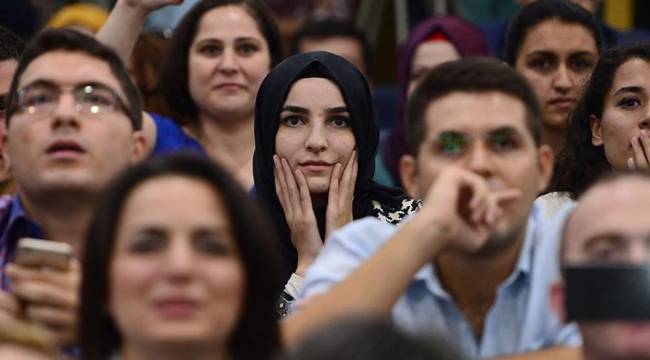 Salgın nedeniyle işbaşı yaptırılmayan 20 bin öğretmenin bekleyişinde mutlu son