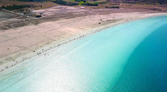 TMMOB’dan Salda Gölü Raporu: Göl, turizm baskısı ve “millet bahçesi” projesiyle yok edilmemeli