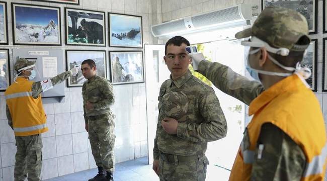 TSK'dan koronavirüs ile mücadelede göz dolduran başarı