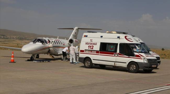 Ukrayna'da merdivenden düşerek yaralanan genç ambulans uçakla Türkiye'ye getirildi