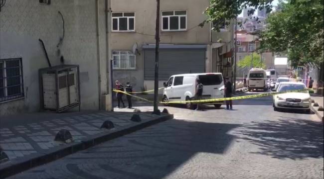 Bağcılar'da narkotim ekibine yönelik silahlı saldırıda 1 polis şehit oldu