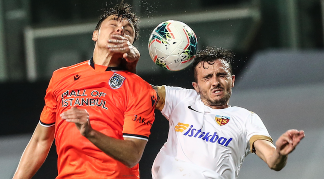 Başakşehir- Kayserispor mücadelesinde elektrikler kesildi
