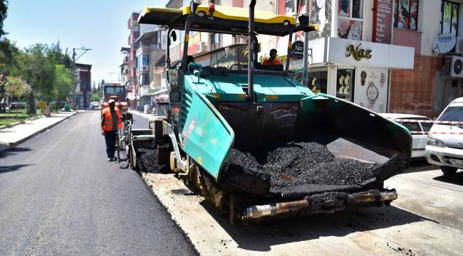 Bornova’da yollar yenileniyor