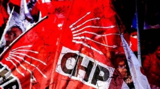 CHP kurultayına onur üyelerinin davet edilmemesi eleştiriliyor