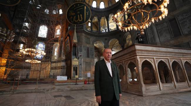 Cumhurbaşkanı Erdoğan, Ayasofya'nın 24 saat ibadete açık olması talimatını verdi