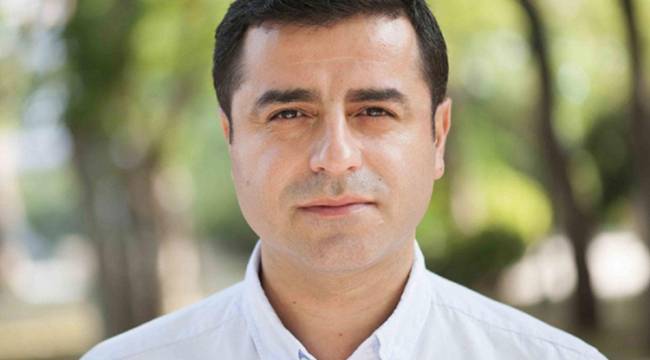 Demirtaş: Unutmamalıyız ki bu iktidar gidicidir, bırakın yandaşlar ana barodan ayrılsın ve marjinalleşsinler