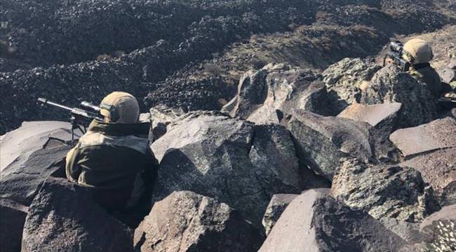 Etkisiz hale getirilen teröristlerin silahları 4 olayı aydınlattı