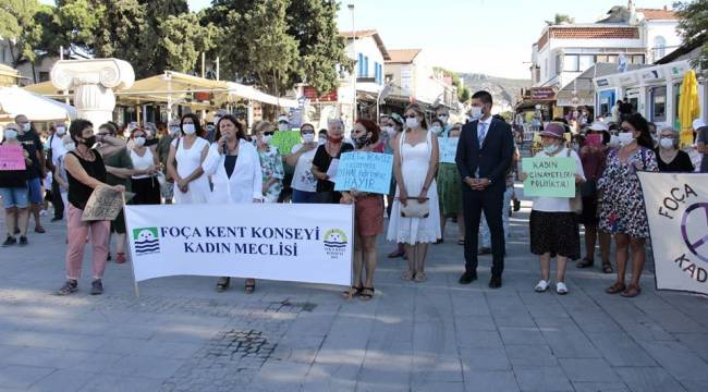 FOÇALI KADINLAR İSTANBUL SÖZLEŞMESİ İÇİN MEYDANA ÇIKTILAR