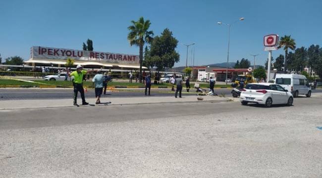 İzmir’de feci kaza: 1 ölü, 2 polis memuru yaralı