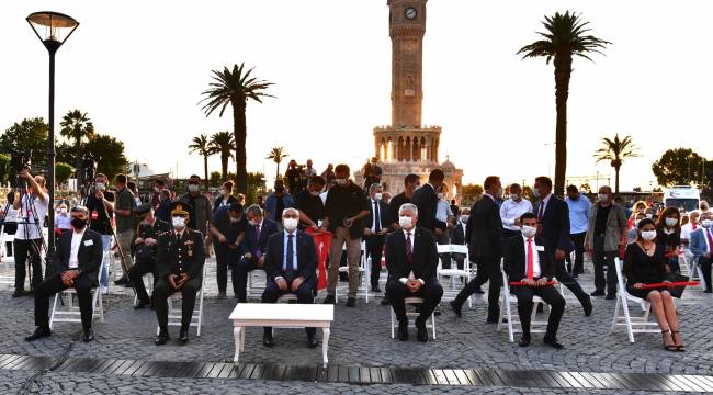 Konak Meydanı’nda 15 Temmuz anması