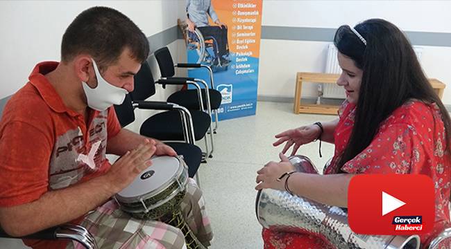 Otizmli Rabia'nın çamaşır makinesiyle başlayıp konservatuvara uzanan başarısı