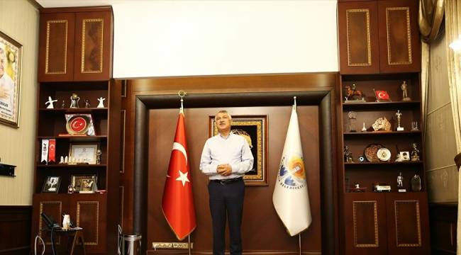 Özhaseki'den Karalar'a: Devasa geliri olan belediyeyi yönetememek, makam odasına kadar haczettirmek büyük maharet ister