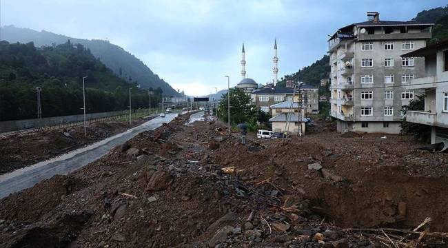 Rize'deki selde iki kişi hayatını kaybetti