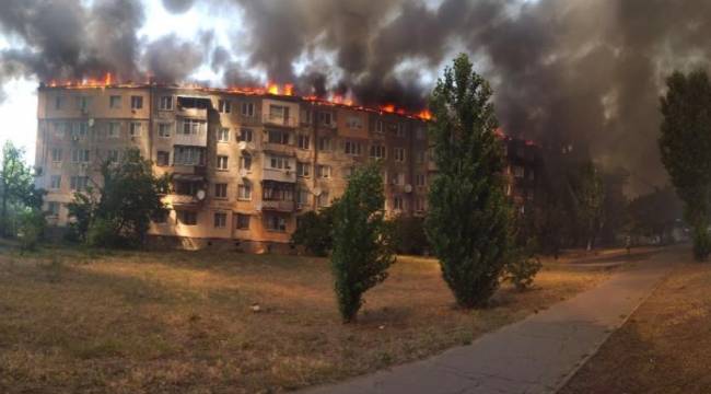 Ukrayna’da eşiyle tartışan kişi binayı ateşe verdi