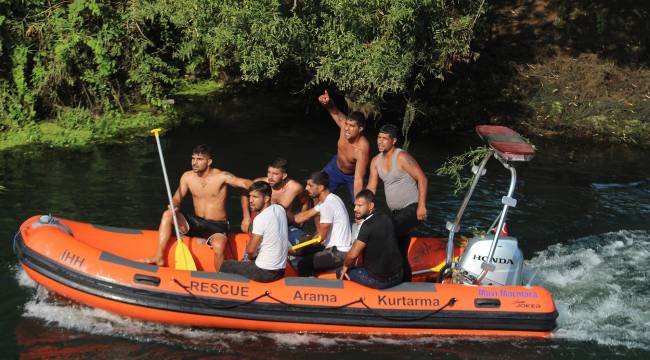 4 gündür bulunmayan kardeşleri için suya atlayıp, bot kaçırdılar