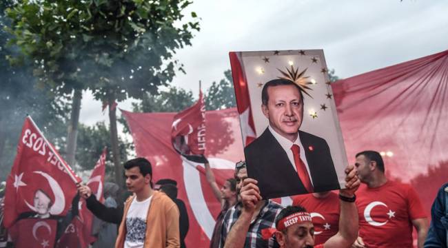 Eski AKP milletvekili Mehmet Ocaktan: AK Parti'nin yeni döneminde artık hukukun üstünlüğü, ifade özgürlüğü gibi evrensel değerlere ihtiyaç yok