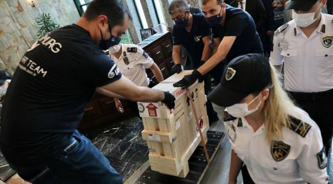 İBB'nin satın aldığı Fatih tablosu İstanbul'da; İmamoğlu: Tablo yuvasına döndü, gurur verici