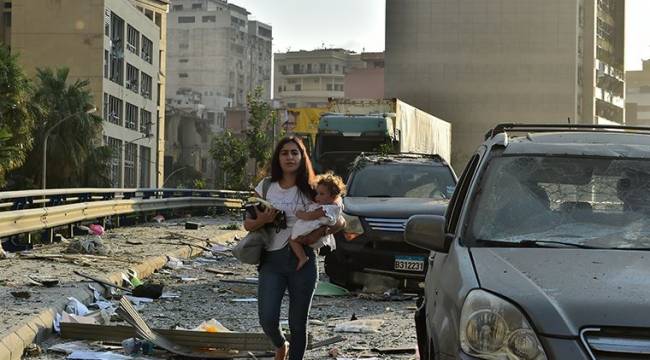 Lübnan'ın başkenti Beyrut'ta patlamada ölenlerin sayısı artıyor