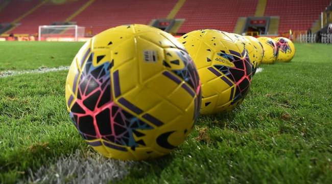 Süper Lig'de perde Trabzonspor - Beşiktaş maçıyla açılıyor