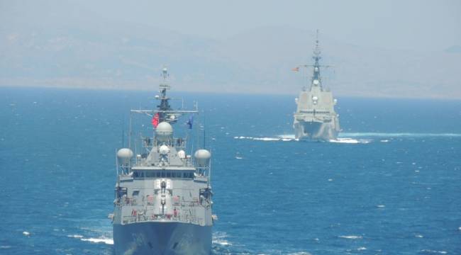 Türk ve İspanyol fırkateynleri Kuzey Ege'de eğitim yaptı