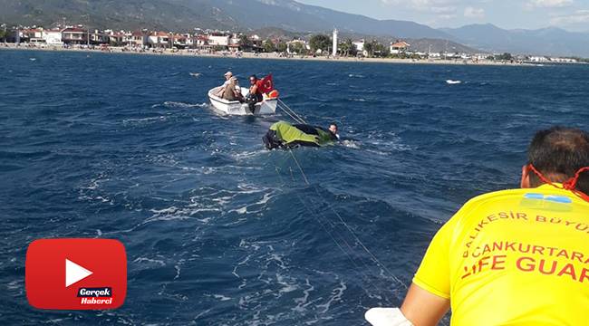 Uçurtma sörfü yapan genç ve kurtarmaya gidenleri cankurtaranlar kurtardı