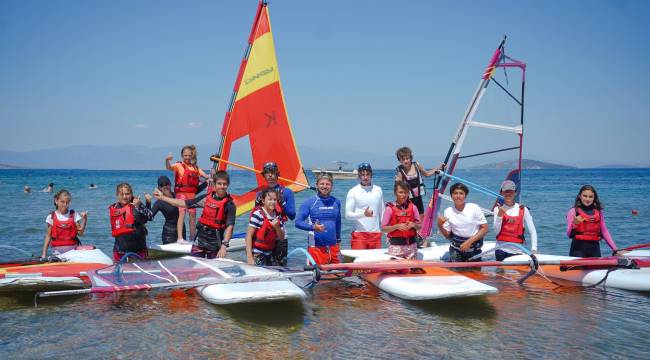 Windsurf Okulu Cunda’da…