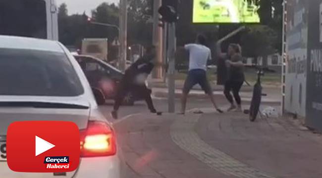 Antalya’da trafikte sopalı kavga