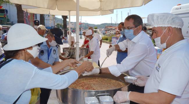 Başkan Ergin’den aşure ikramı