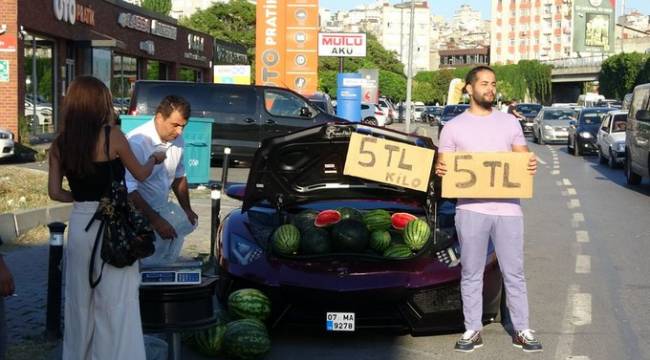 Beyoğlu'nda lüks otomobilde 5 liraya karpuz sattı