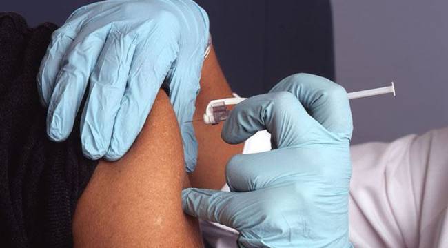 Covid-19 aşı adayının klinik denemelerinde hafif ve orta dereceli yan etkilere rastlandı