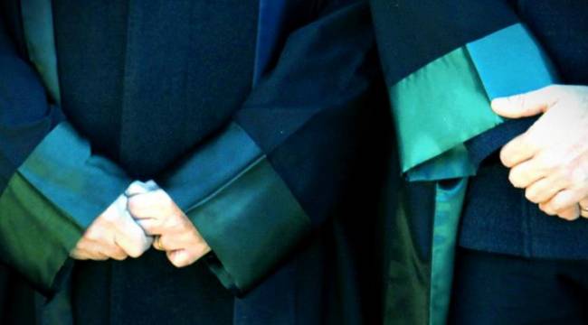 DEVA Partisi: Avukatları meslekleri nedeniyle cezalandırmak, hukuku ayaklar altına almaktır