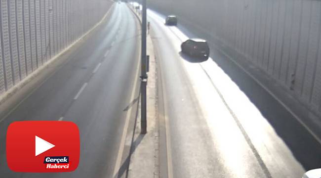 Duvara çarpan otomobil takla attı