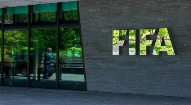 FIFA: Koronavirüs salgını futbol dünyasına 14 milyar dolara mâl olacak