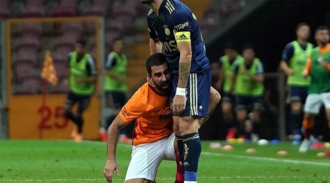 Galatasaray, 'takım halinde sportmenliğe aykırı hareketten' PFDK'ya sevk edildi