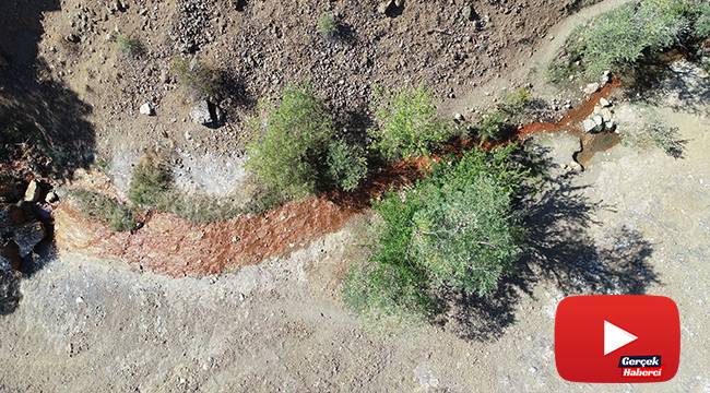 Haftanın iki günü kırmızı akan su kadar rivayet de dikkat çekiyor