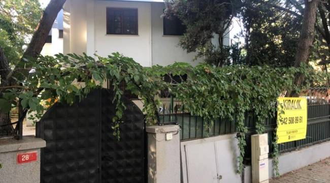 Halil Sezai'nin oturduğu villa kiralığa çıkarıldı
