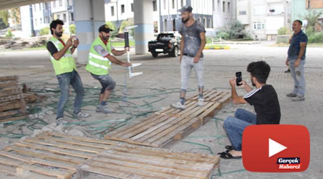 İnşaat işçileri defile yaparsa...