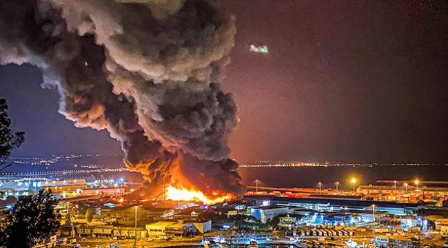 İtalya'da limanda patlama