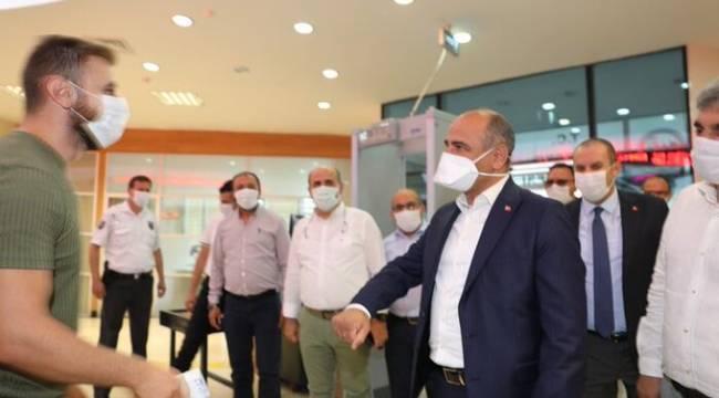 Koronavirüsü yenen Körfez Belediye Başkanı Söğüt, yeniden göreve başladı