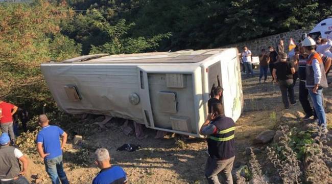 Maden işçilerini taşıyan otobüs devrildi: 1 ölü, 16 yaralı