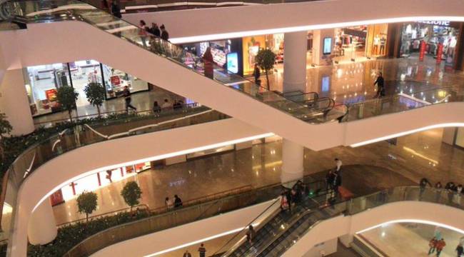 Normalleşme sürecinde evden çalışma ve düğün etkisi: Elektronik, mücevher, mobilya satışları patladı; Hazır giyim yüzde 50 ciroya zorlanıyor