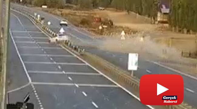 3 kişinin yaralandığı feci kaza güvenlik kamerasında