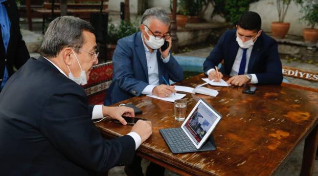 Başkan Batur kriz masasında, Belediye ekipleri sahada