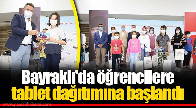Bayraklı'da öğrencilere tablet dağıtımına başlandı