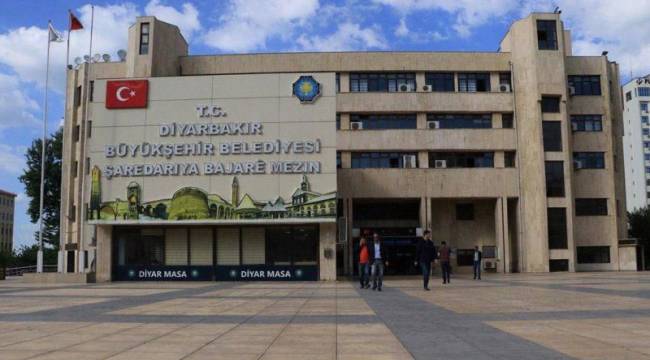 Diyarbakır kayyımı, 25 işçi ve memuru ihraç etti