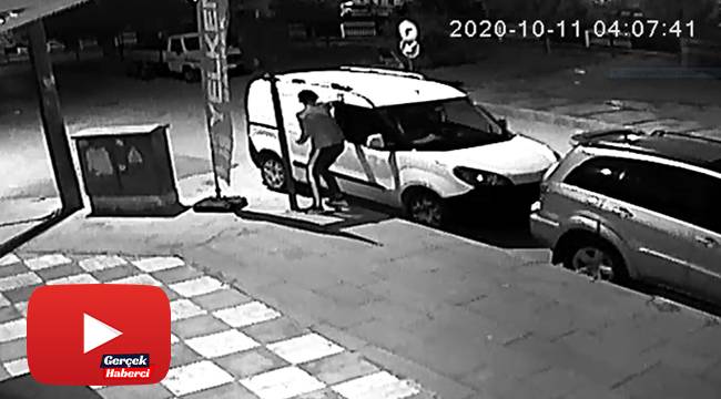 Hırsızlık şüphelisi soyduğu arabanın kapısını kapatmak için geri döndü