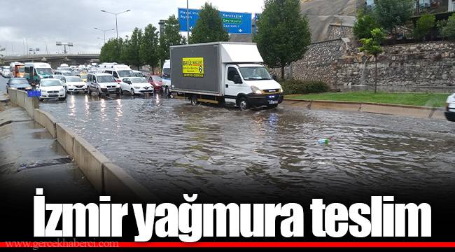 İzmir yağmura teslim