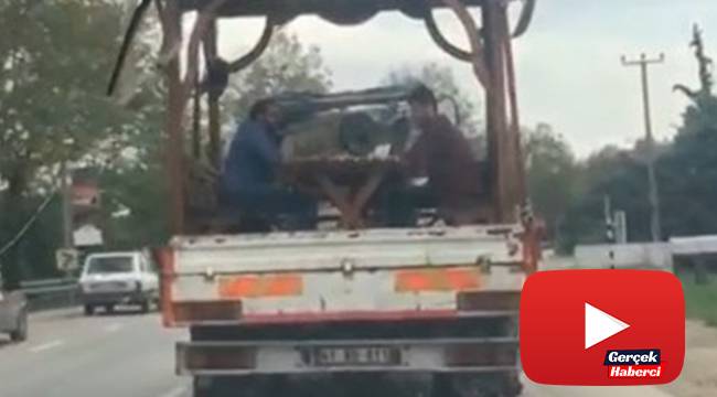 Kamyonet kasasında tavla oynamak pahalıya patladı
